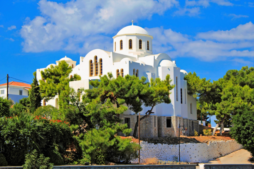 Spetses Town gorgeous white building